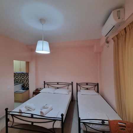 Let Rooms Lukova מראה חיצוני תמונה