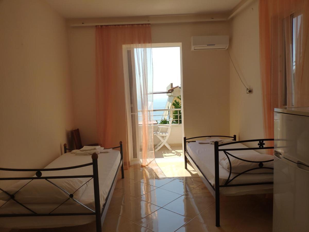 Let Rooms Lukova מראה חיצוני תמונה