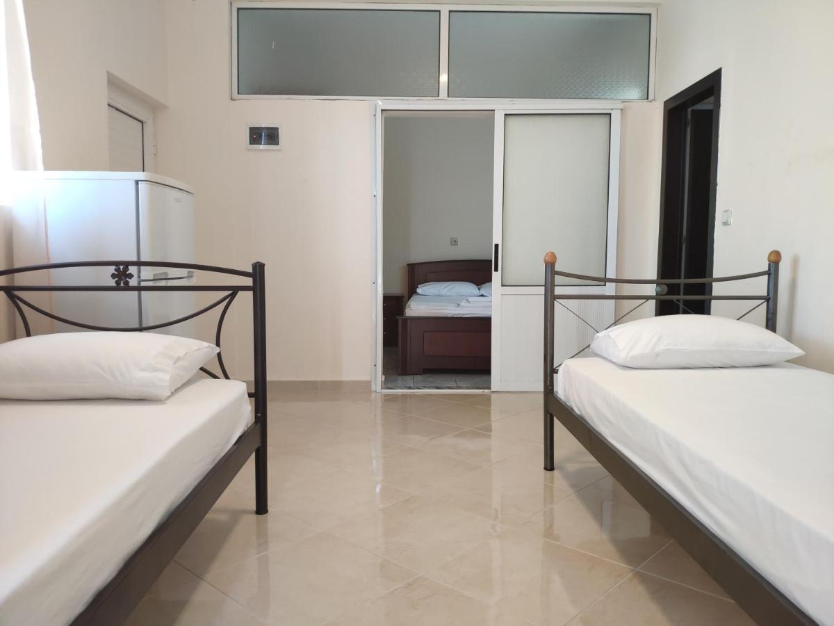 Let Rooms Lukova מראה חיצוני תמונה