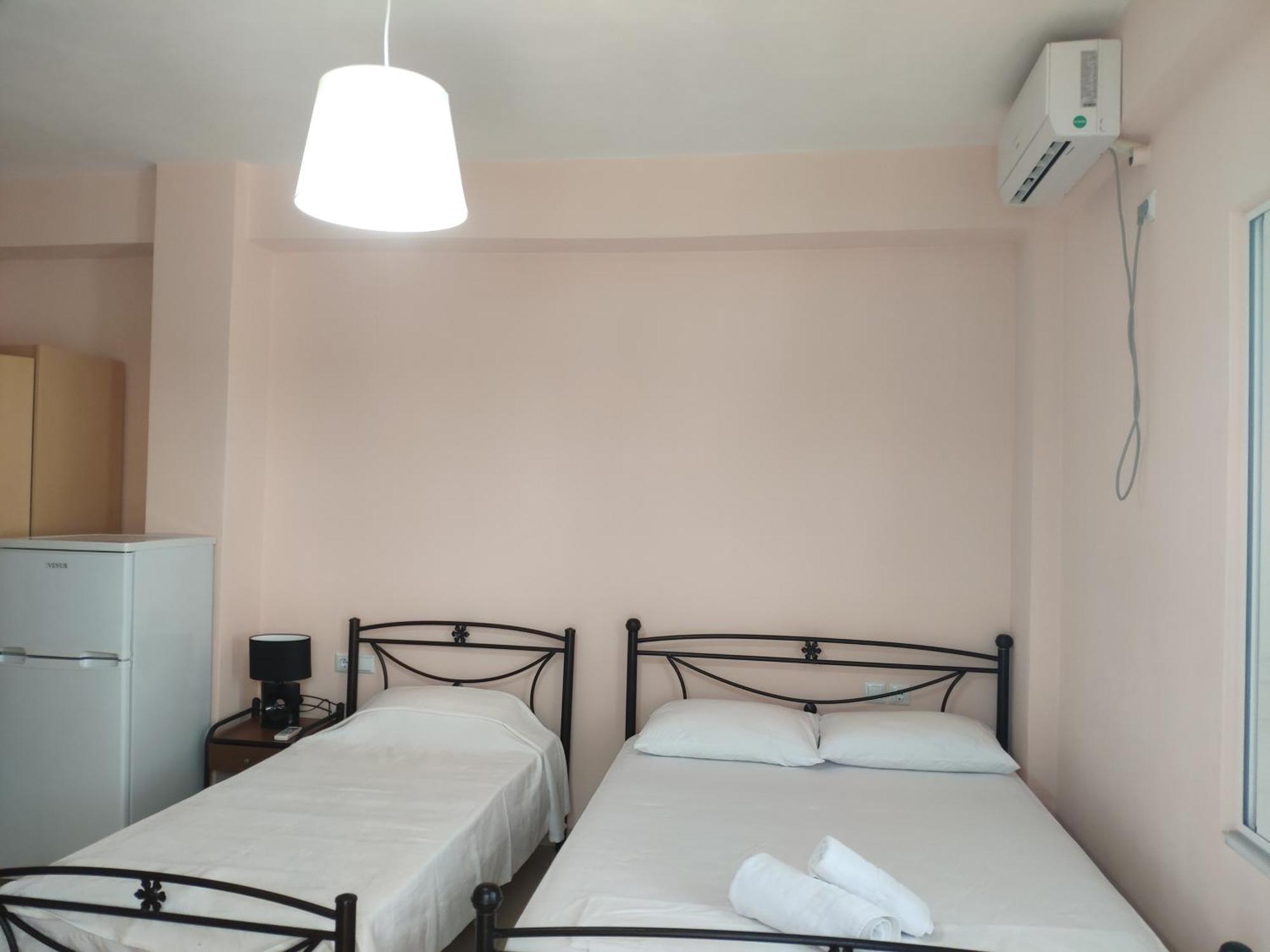 Let Rooms Lukova מראה חיצוני תמונה