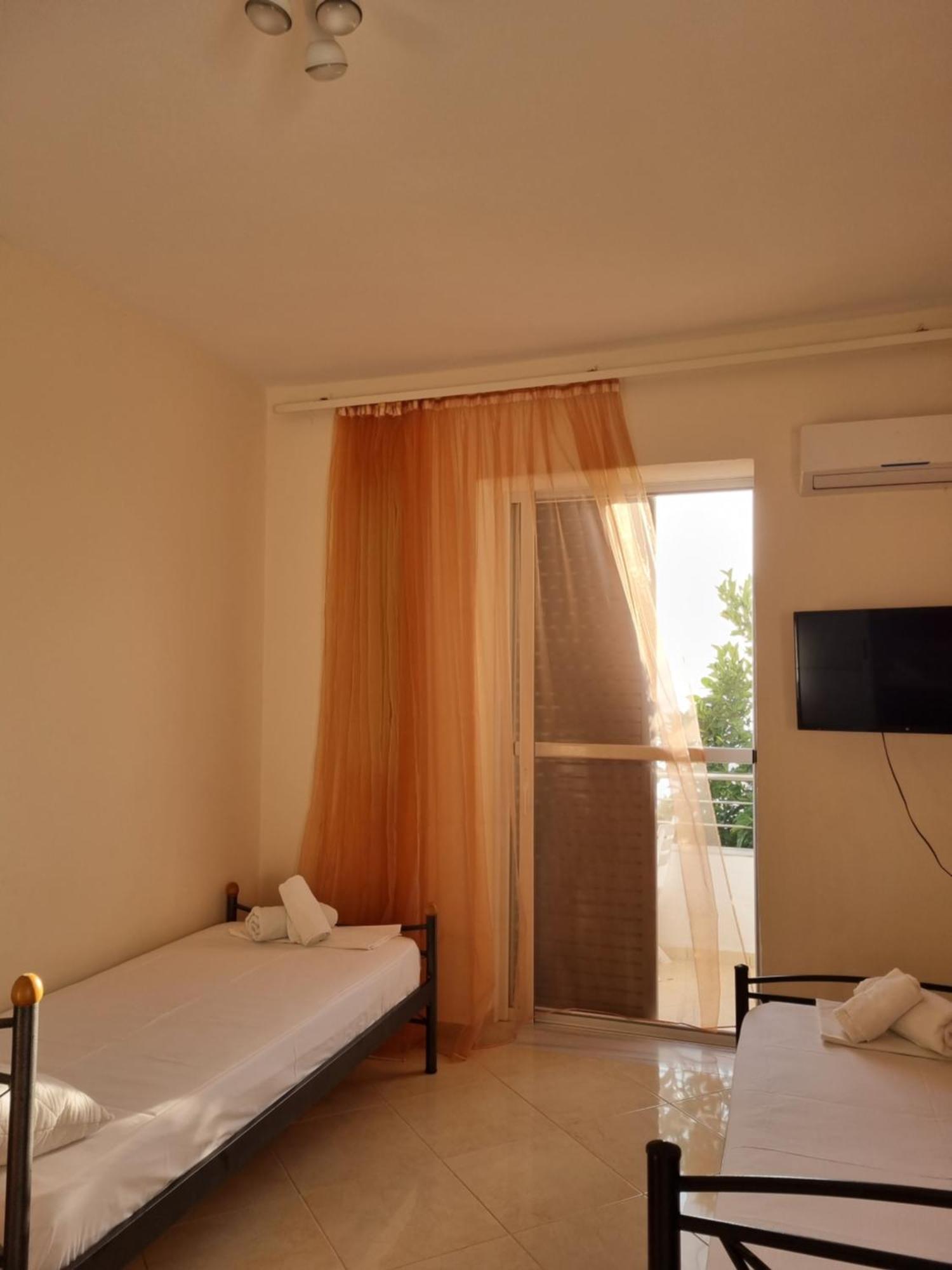 Let Rooms Lukova מראה חיצוני תמונה