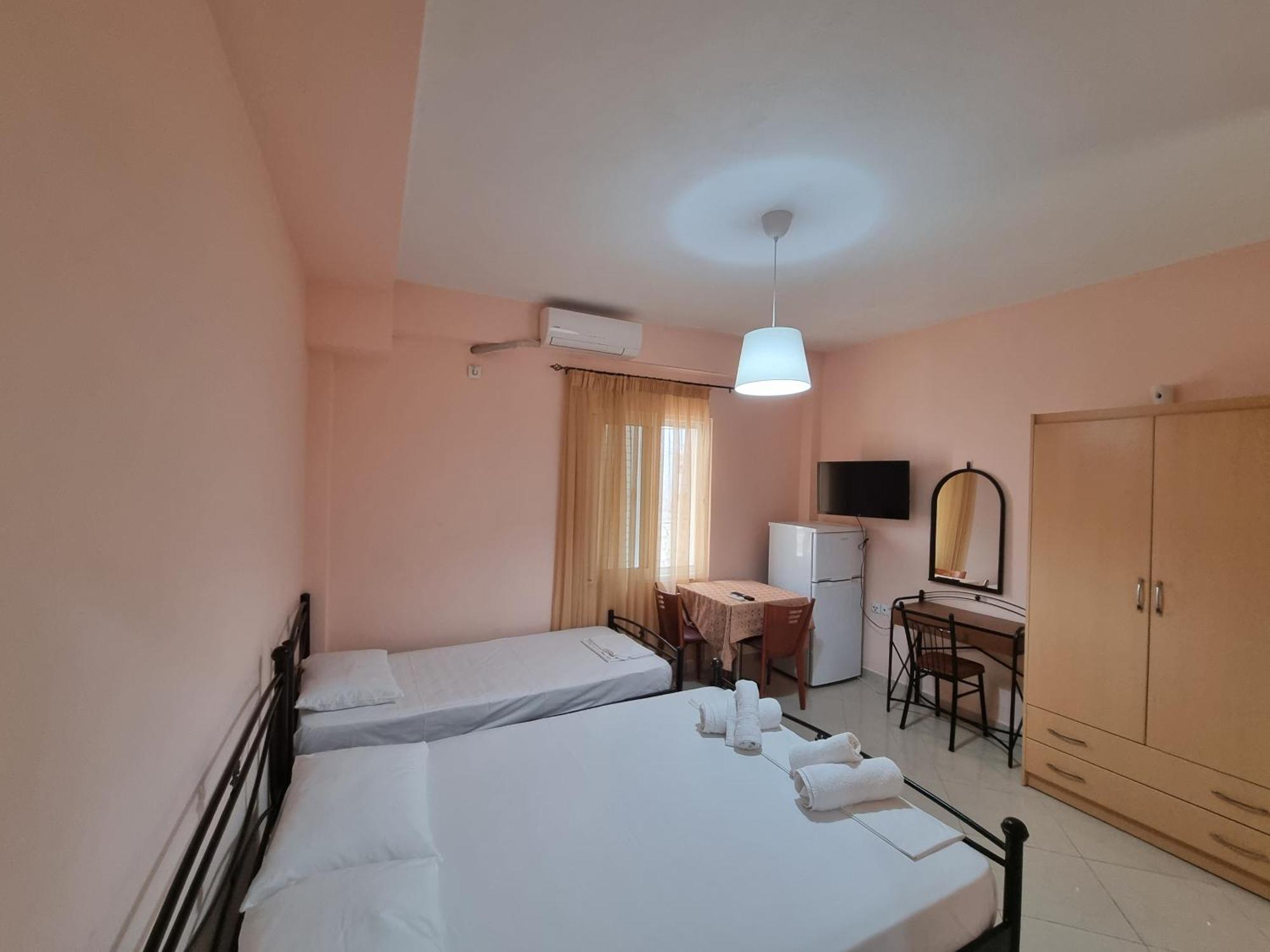 Let Rooms Lukova מראה חיצוני תמונה