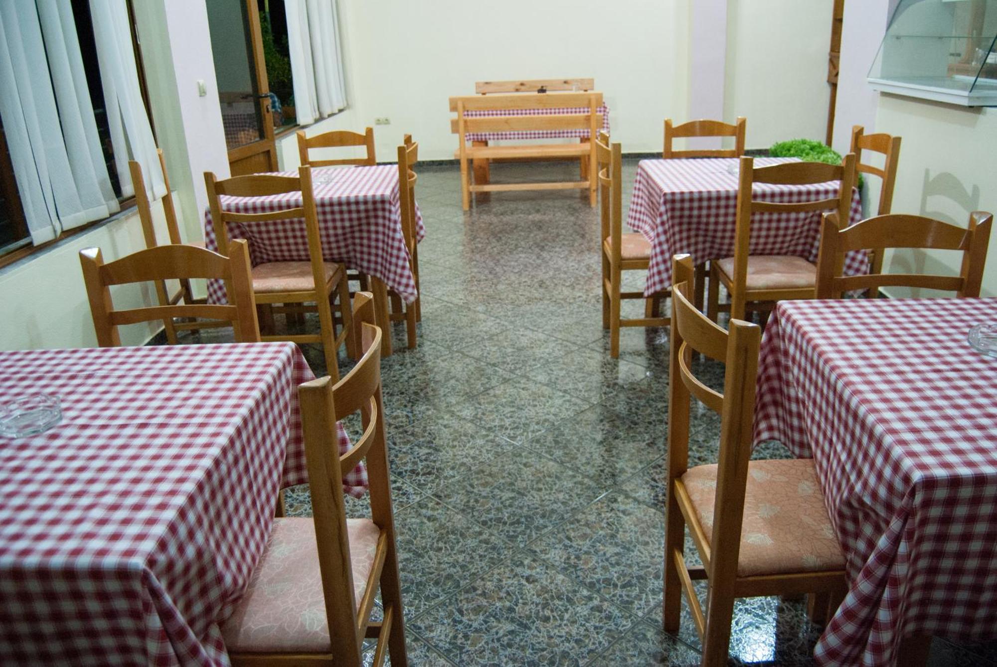 Let Rooms Lukova מראה חיצוני תמונה
