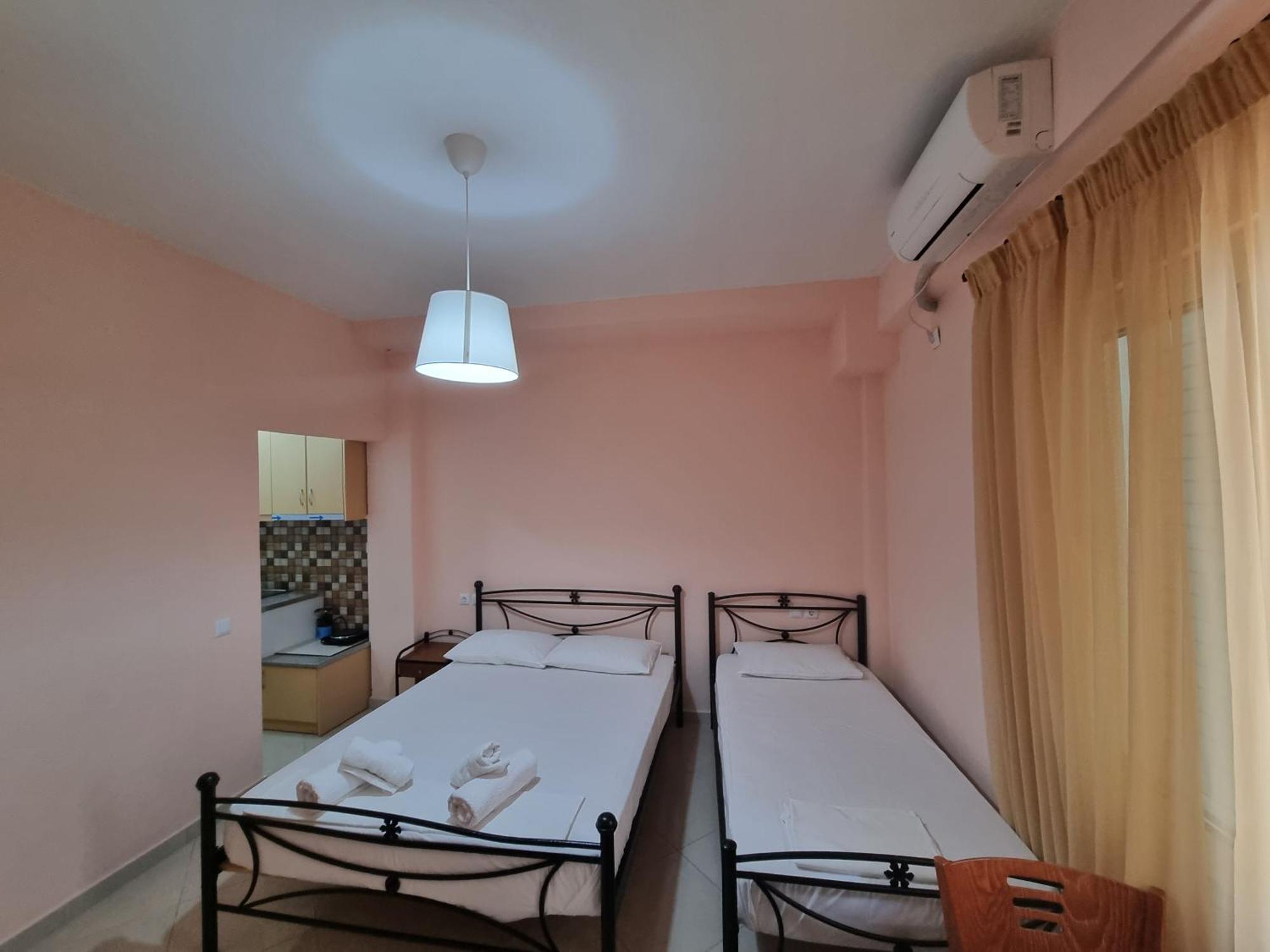Let Rooms Lukova מראה חיצוני תמונה