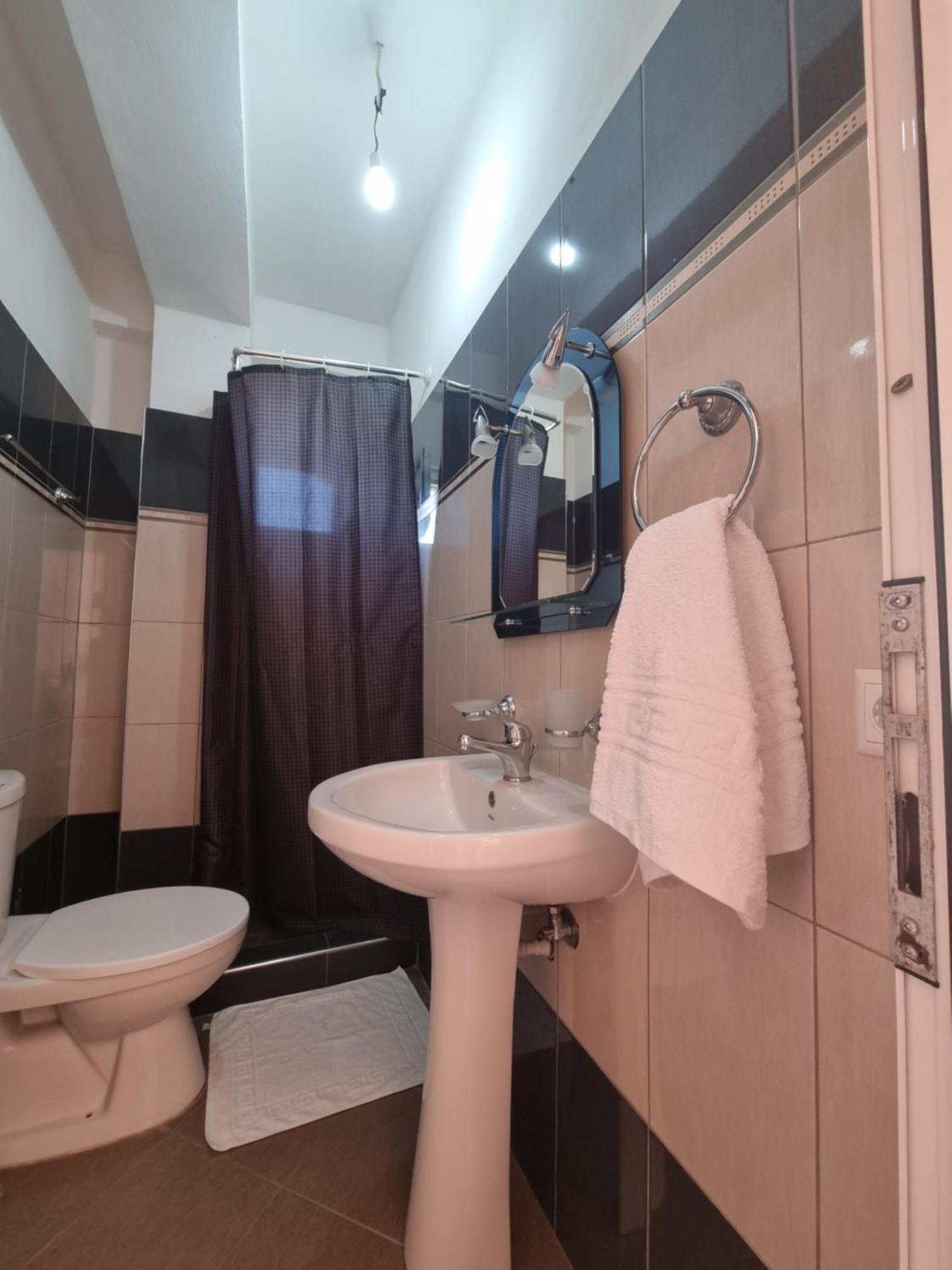 Let Rooms Lukova מראה חיצוני תמונה