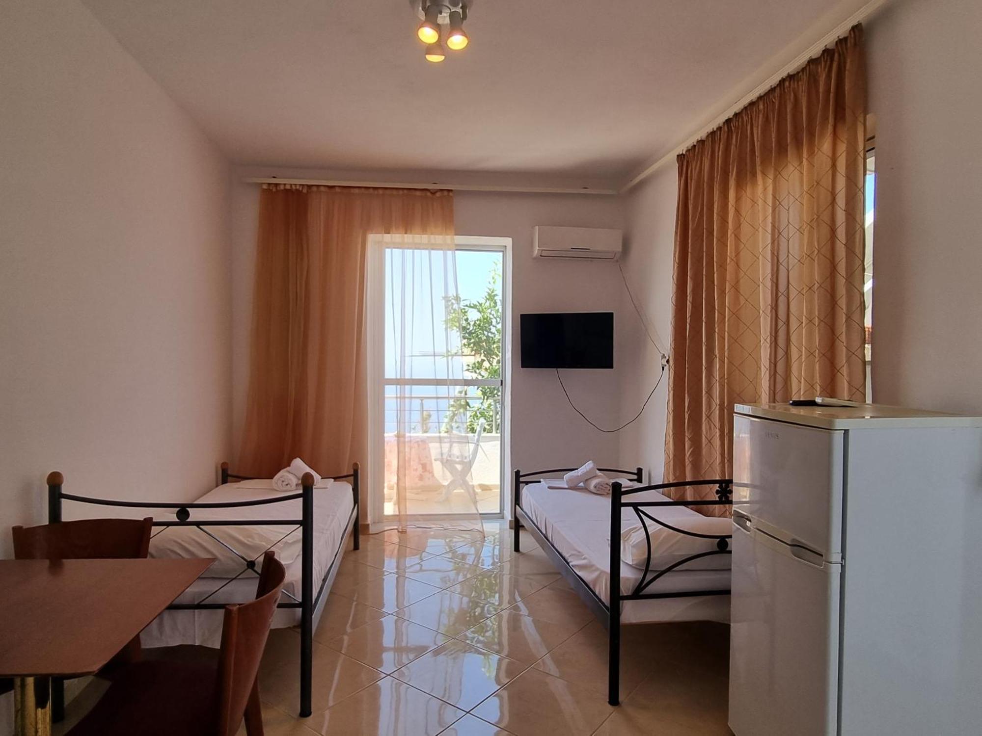 Let Rooms Lukova מראה חיצוני תמונה