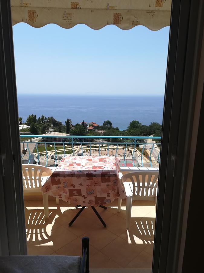 Let Rooms Lukova מראה חיצוני תמונה