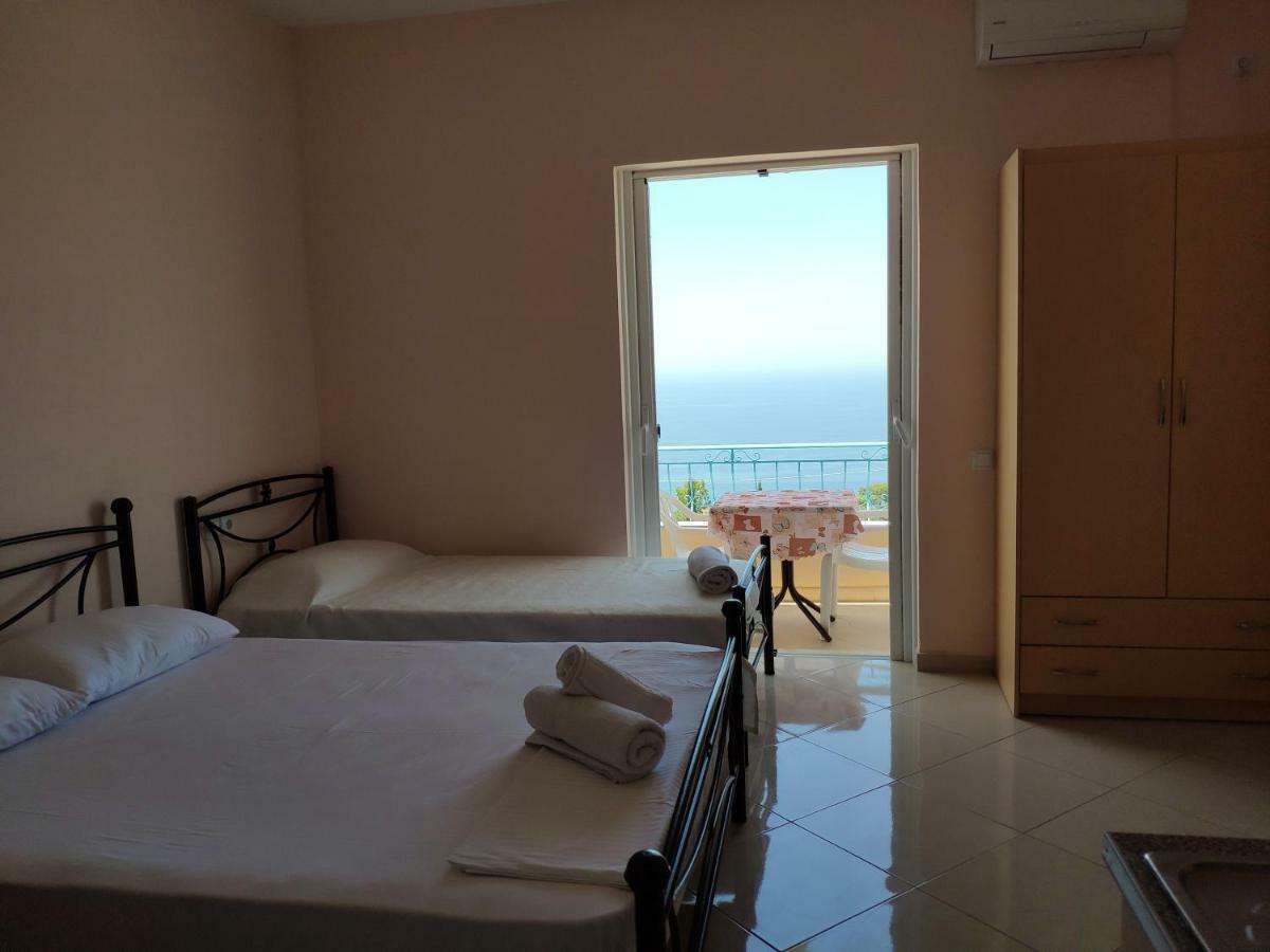 Let Rooms Lukova מראה חיצוני תמונה