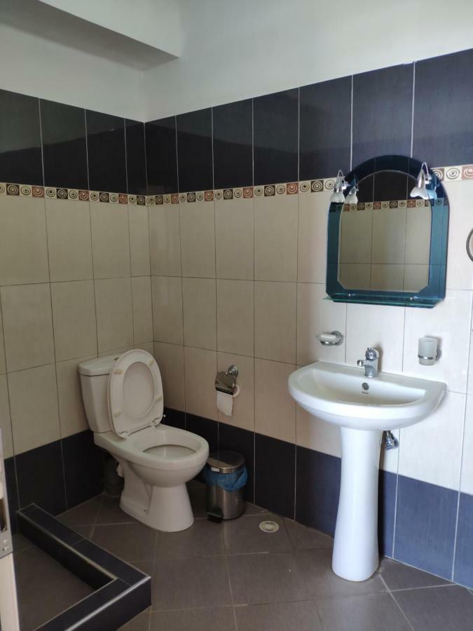 Let Rooms Lukova מראה חיצוני תמונה